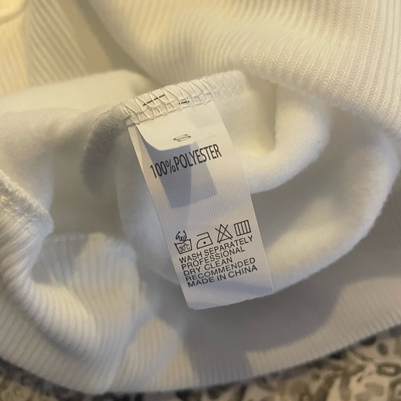 Women’s Music-Inspired Sweatshirt – The Eras Tour Design – Size S – White – NWT - Picture 12 of 13